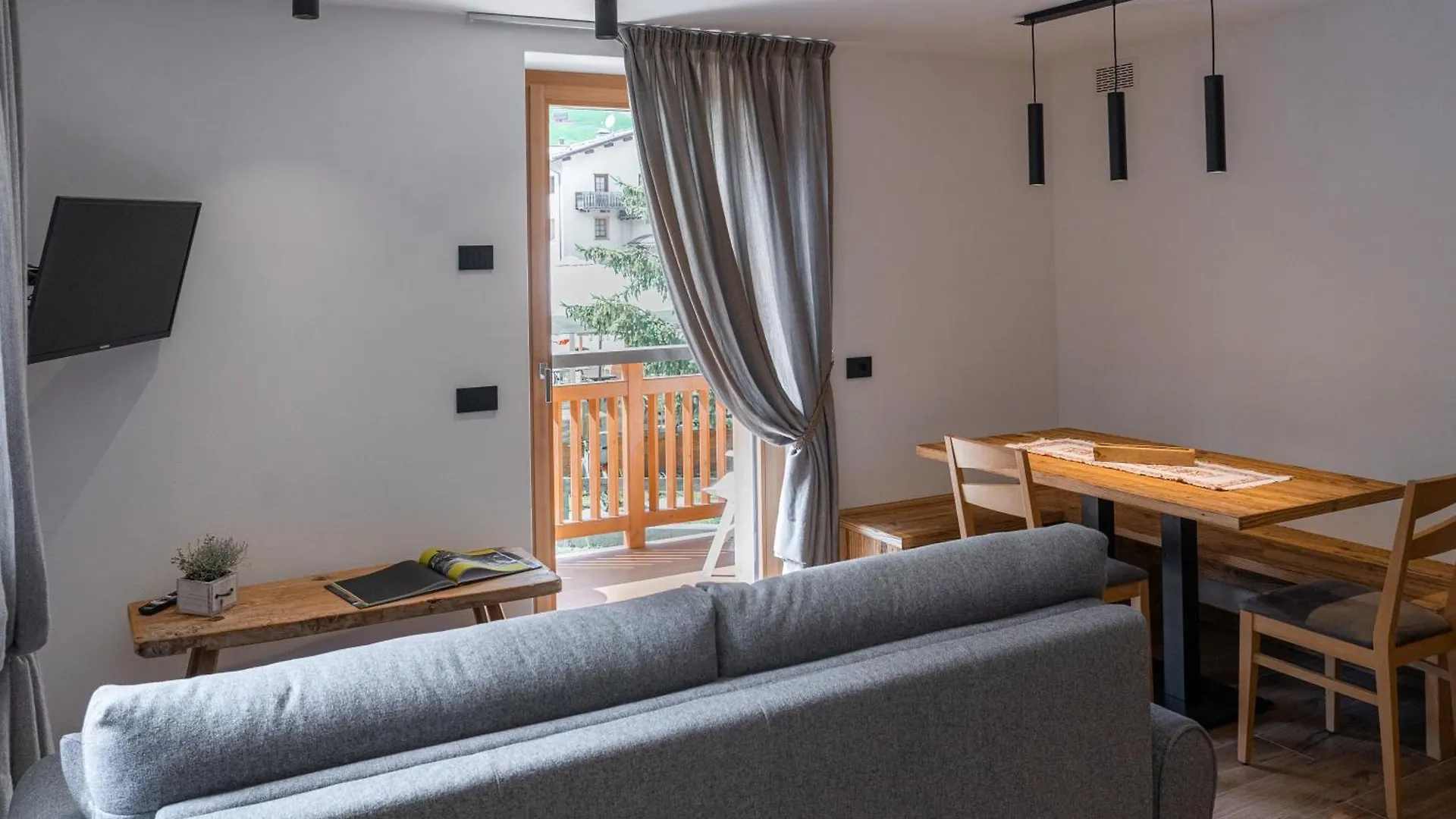 리비뇨 Casa Angelinat 아파트
